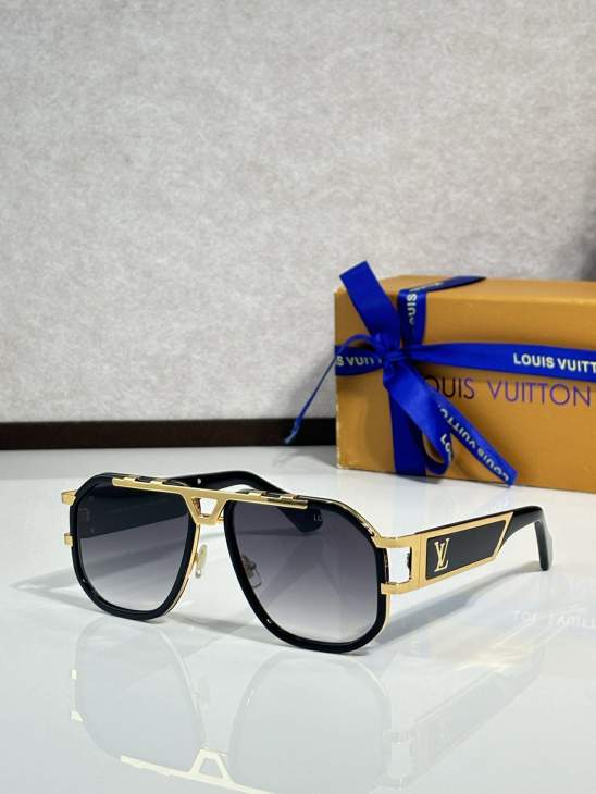 Picture of Louis Vuitton Sunglasses _SKUfw76440001fw
